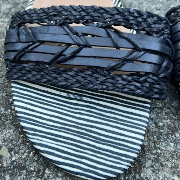 Banana Republic Flat Sandals Size 9.5 - Picture 2 of 6